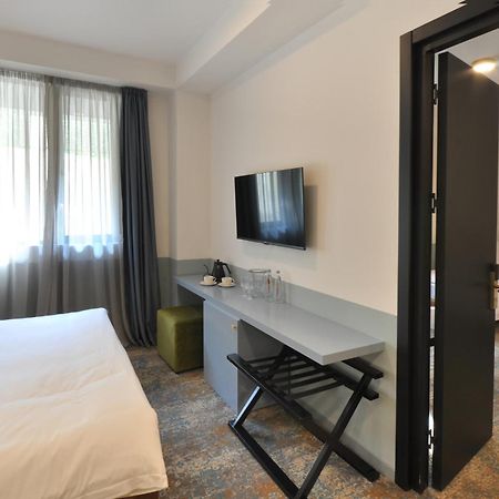 Castor & Pollux Hotel Tbilisi Bagian luar foto