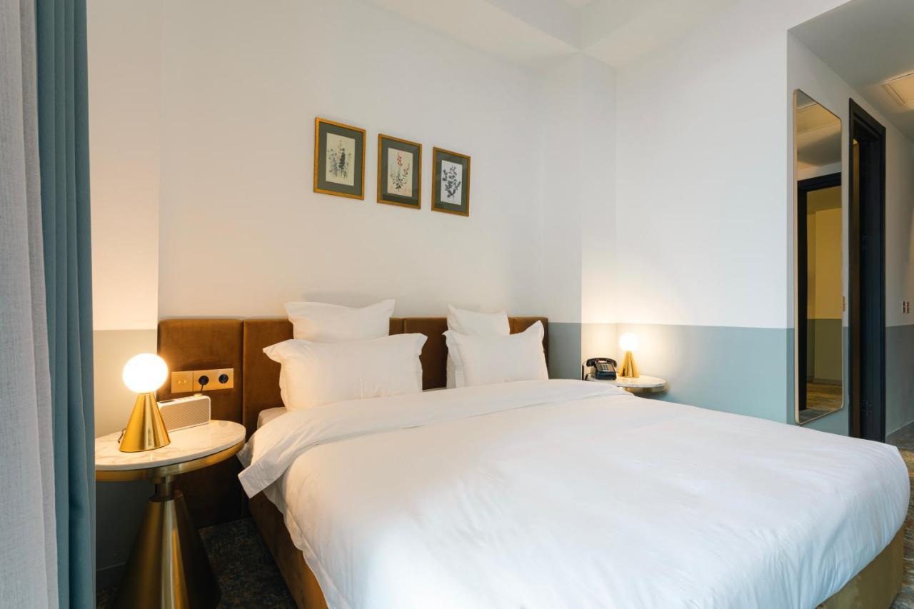 Castor & Pollux Hotel Tbilisi Bagian luar foto