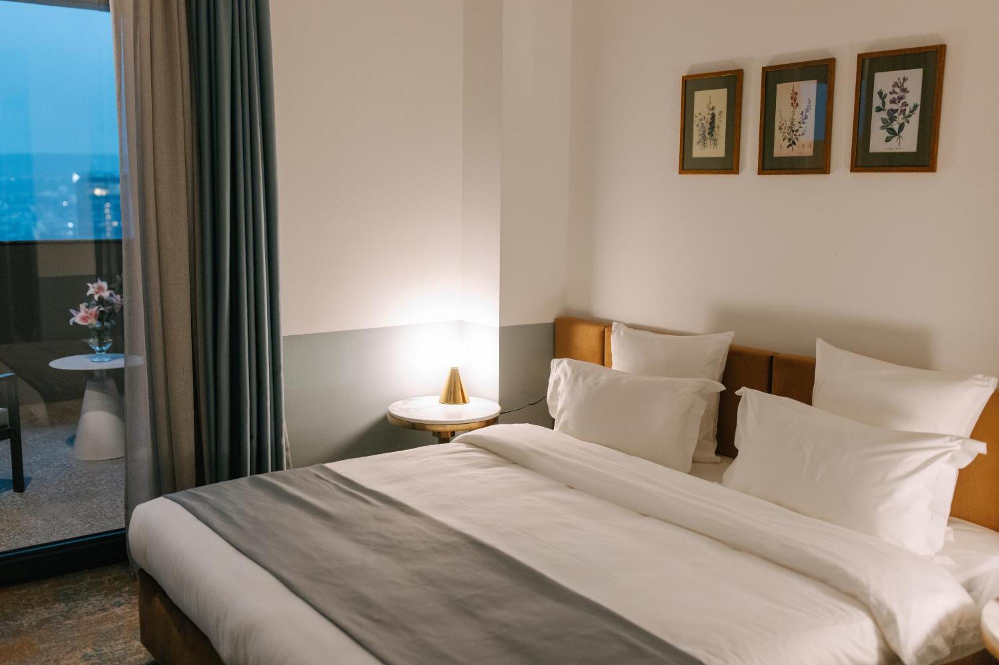 Castor & Pollux Hotel Tbilisi Bagian luar foto
