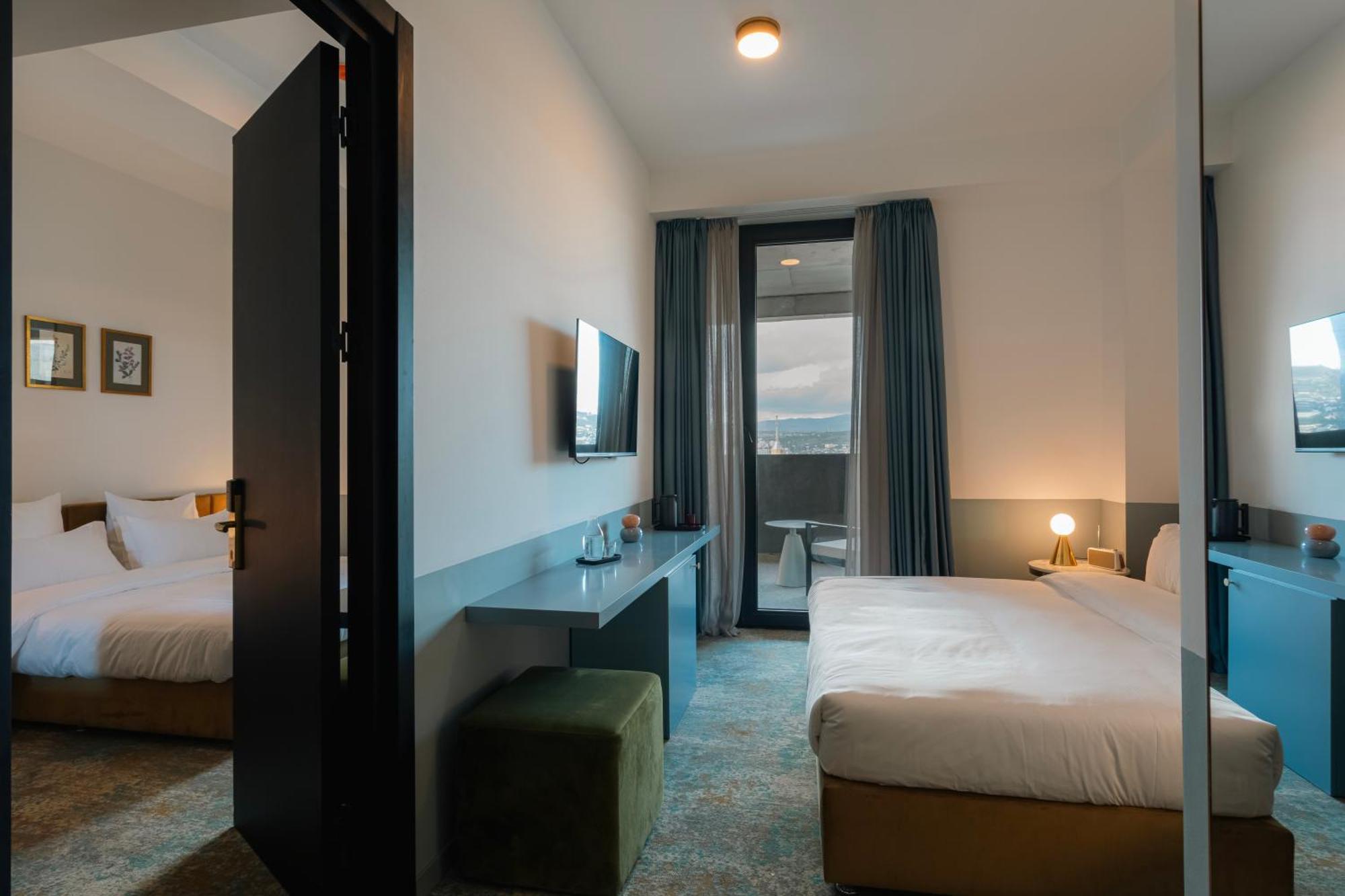 Castor & Pollux Hotel Tbilisi Bagian luar foto