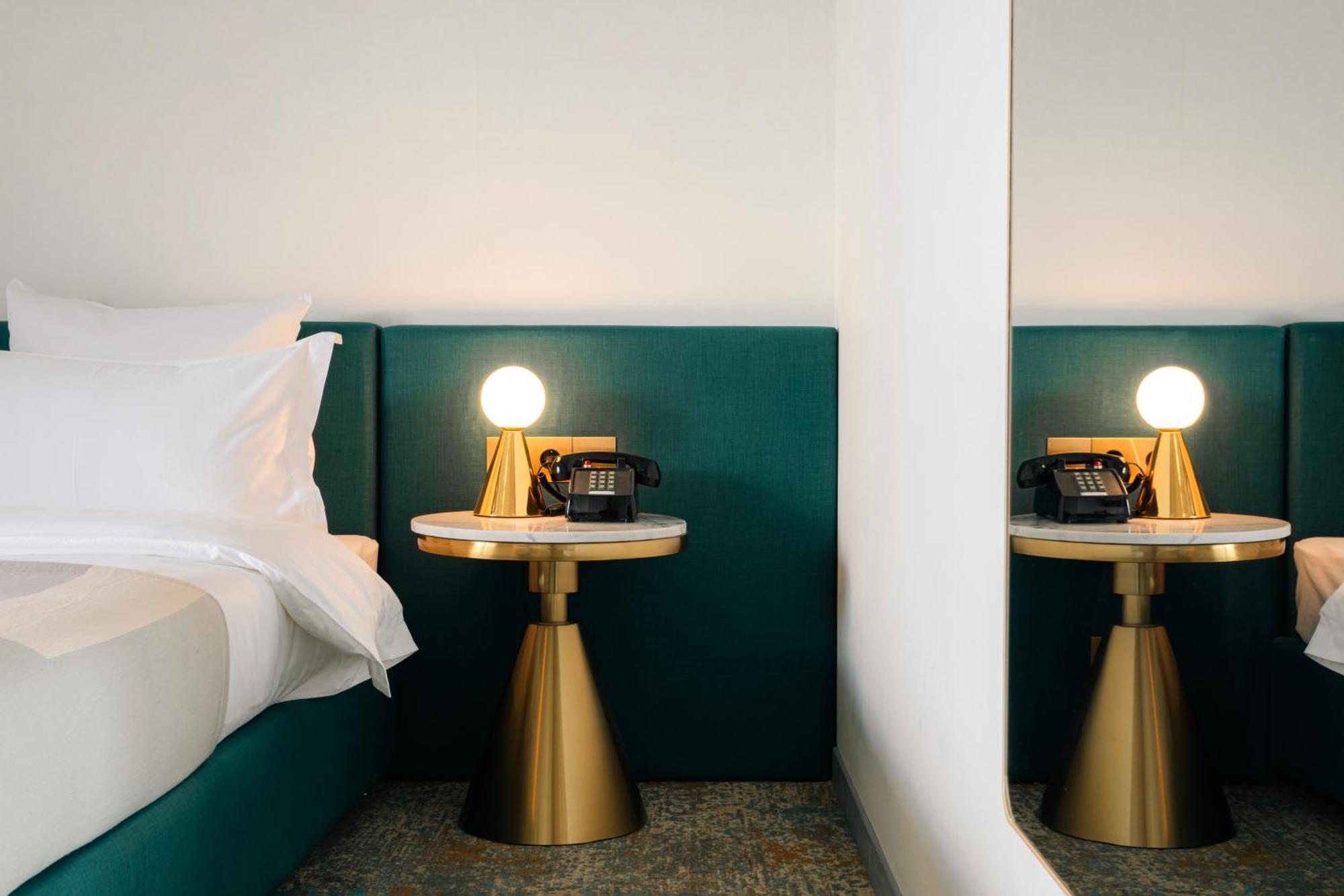 Castor & Pollux Hotel Tbilisi Bagian luar foto