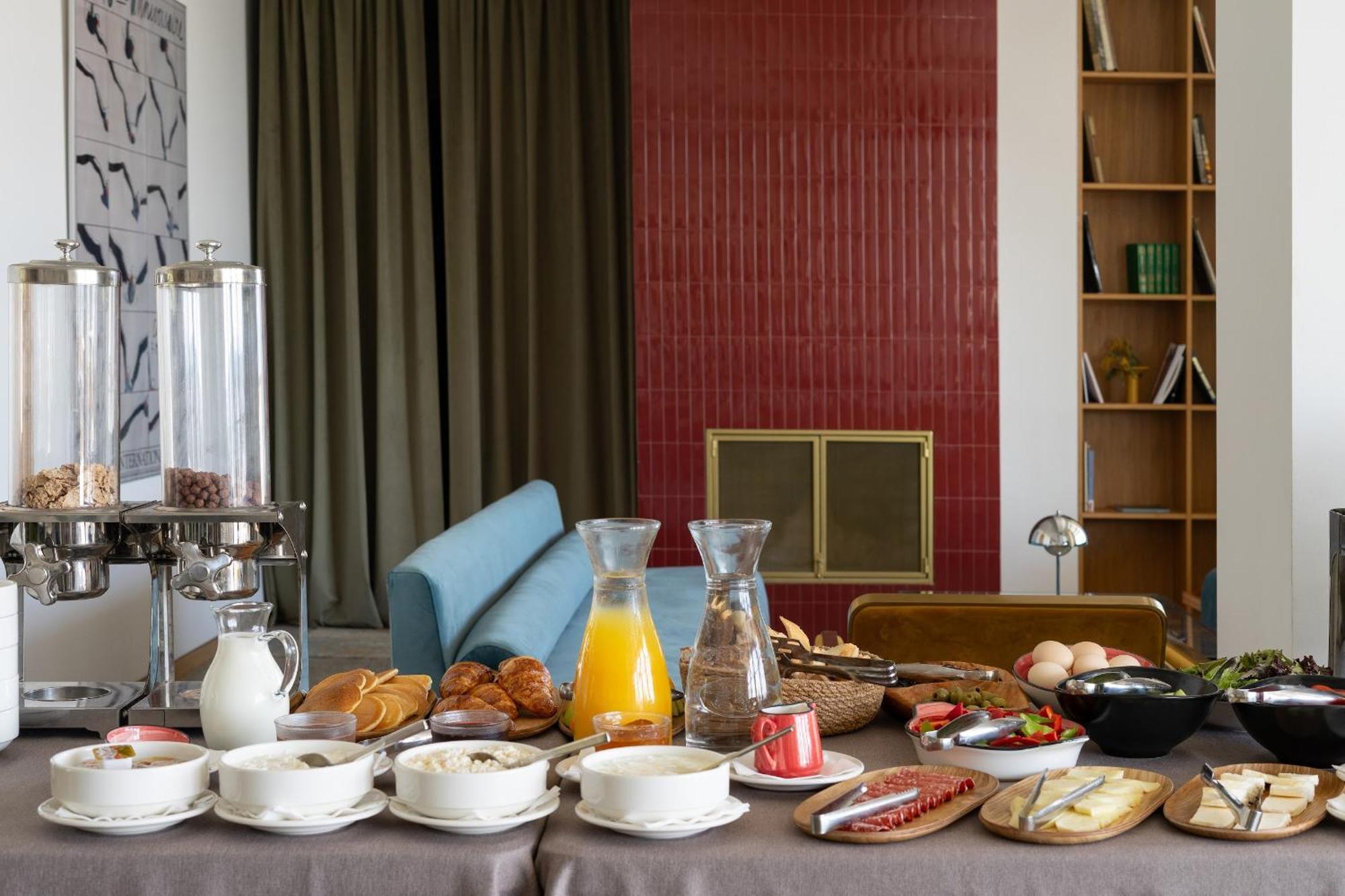 Castor & Pollux Hotel Tbilisi Bagian luar foto